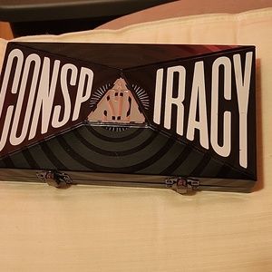 Jeffrey star conspiracy eye shadow pallet